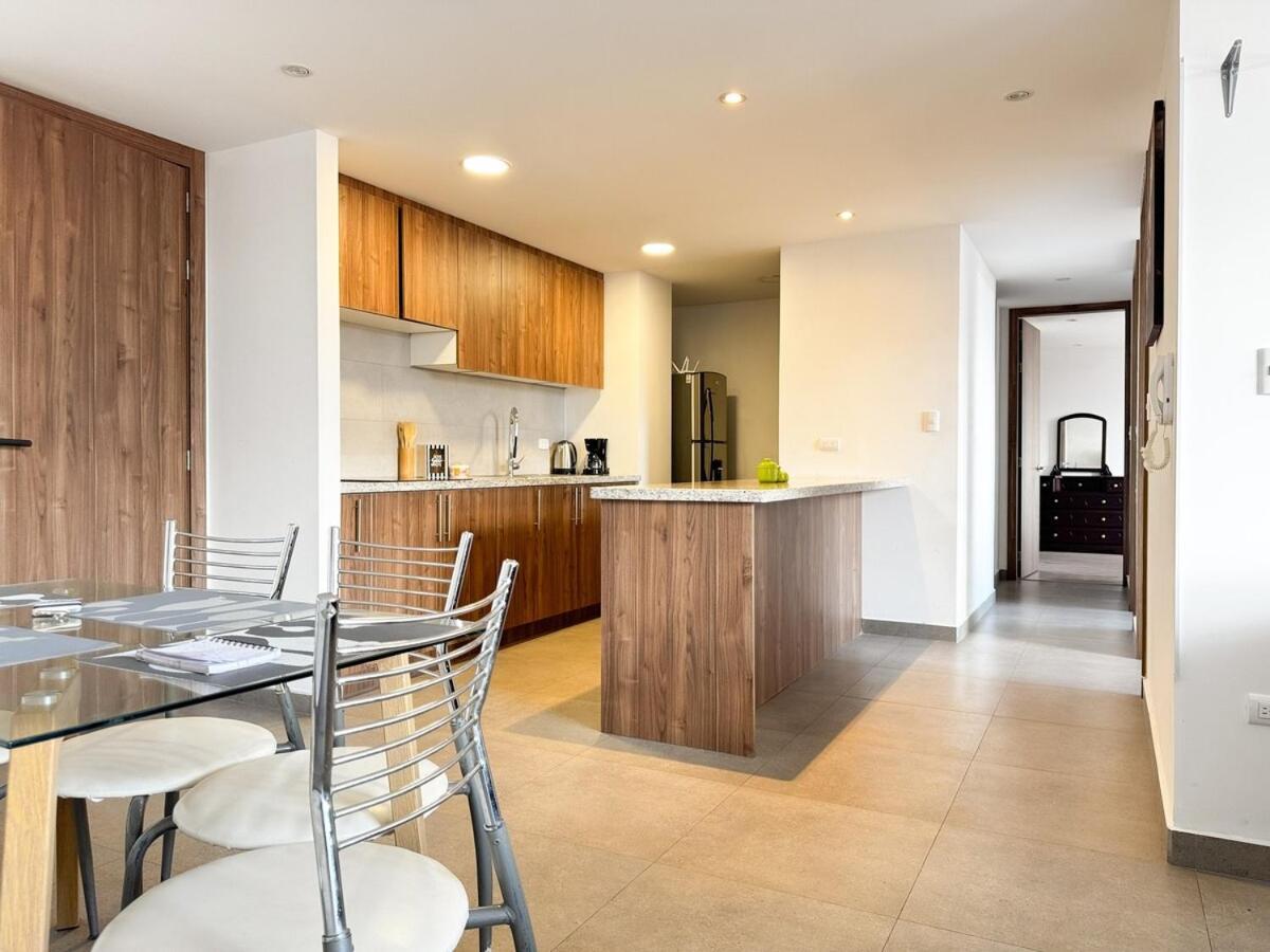 Urban Getaway With City View With Garage Cuenca Ngoại thất bức ảnh