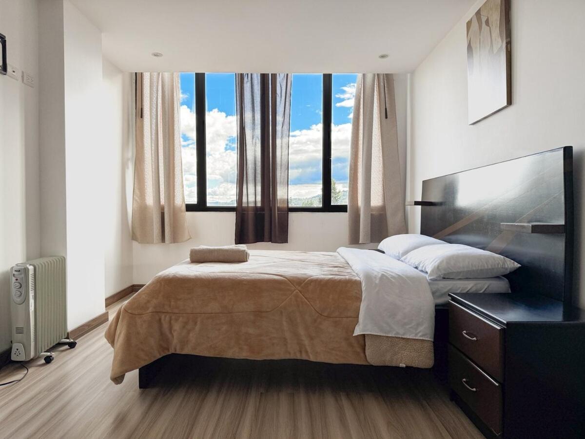 Urban Getaway With City View With Garage Cuenca Ngoại thất bức ảnh
