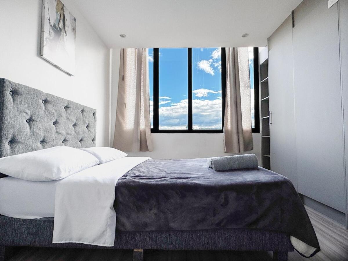Urban Getaway With City View With Garage Cuenca Ngoại thất bức ảnh