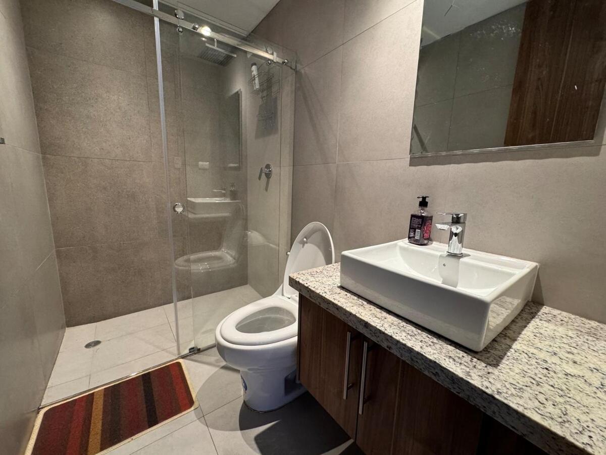 Urban Getaway With City View With Garage Cuenca Ngoại thất bức ảnh