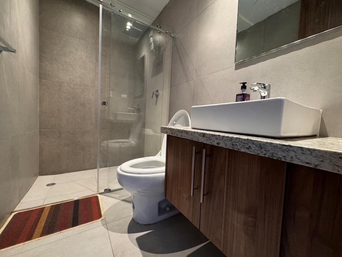 Urban Getaway With City View With Garage Cuenca Ngoại thất bức ảnh